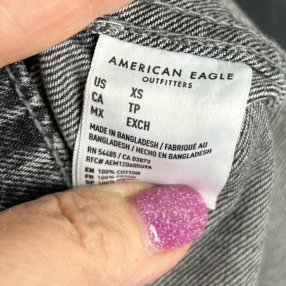 American Eagle Women's Oversized XS Black Acid Dark Wash Long Denim Jacket - Picture 9 of 9